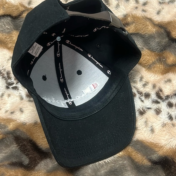 Men’s Champion Hat Classic Style Strapback - Picture 5 of 5